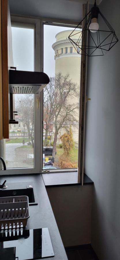 Апартаменты Apartament Pod Wieza Пётркув-Трыбунальский Экстерьер фото